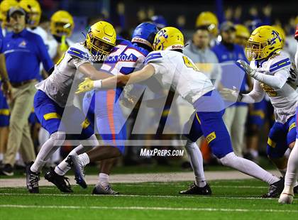 Thumbnail 2 in Bishop Amat vs. Serra (CIF SS D2 Playoffs) photogallery.