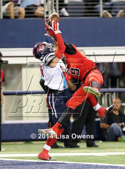 Thumbnail 1 in Boyd vs. Cedar Hill (UIL 6A Division 2 Region 1 Area Playoff) photogallery.