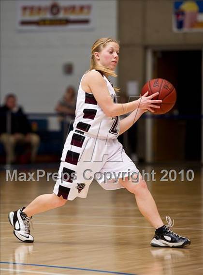 Thumbnail 1 in Timpanogos vs Pine View (Utah 4A Quarterfinal) photogallery.