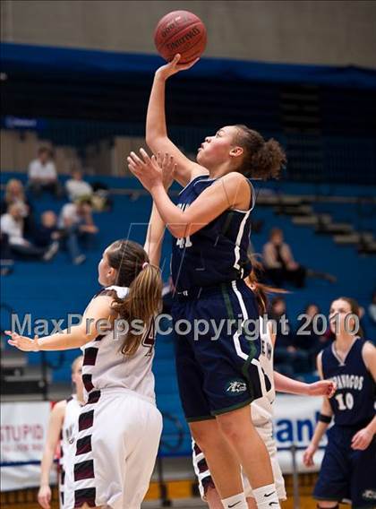 Thumbnail 2 in Timpanogos vs Pine View (Utah 4A Quarterfinal) photogallery.