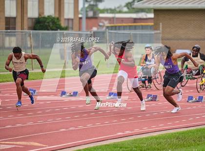 Thumbnail 1 in UIL 6A Track & Field District Prelims (100M) photogallery.