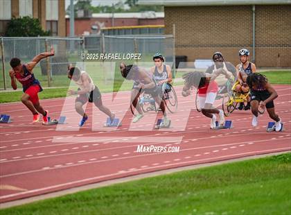 Thumbnail 2 in UIL 6A Track & Field District Prelims (100M) photogallery.