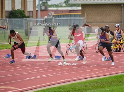 Thumbnail 3 in UIL 6A Track & Field District Prelims (100M) photogallery.