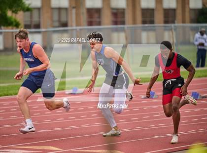Thumbnail 3 in UIL 6A Track & Field District Prelims (100M) photogallery.