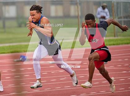 Thumbnail 2 in UIL 6A Track & Field District Prelims (100M) photogallery.