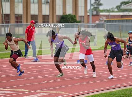 Thumbnail 2 in UIL 6A Track & Field District Prelims (100M) photogallery.