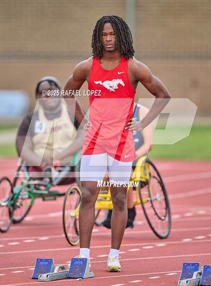 Thumbnail 2 in UIL 6A Track & Field District Prelims (100M) photogallery.