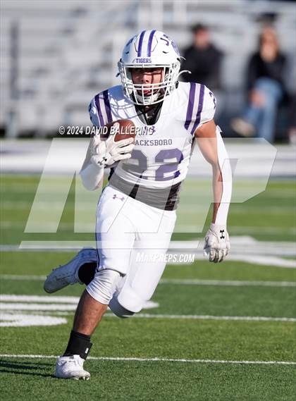 Thumbnail 3 in Jacksboro vs Gunter (UIL Football 3A Division II Regional Semifinal)  photogallery.