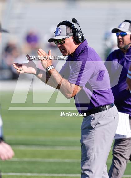 Thumbnail 3 in Jacksboro vs Gunter (UIL Football 3A Division II Regional Semifinal)  photogallery.