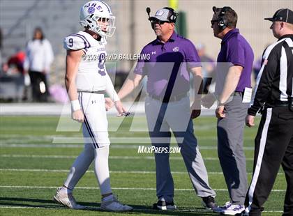 Thumbnail 3 in Jacksboro vs Gunter (UIL Football 3A Division II Regional Semifinal)  photogallery.