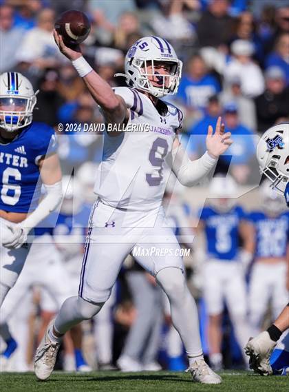 Thumbnail 1 in Jacksboro vs Gunter (UIL Football 3A Division II Regional Semifinal)  photogallery.