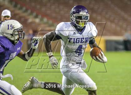 Thumbnail 3 in Pickerington Central @ Elder (Crosstown Showdown) photogallery.