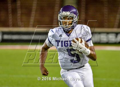 Thumbnail 3 in Pickerington Central @ Elder (Crosstown Showdown) photogallery.