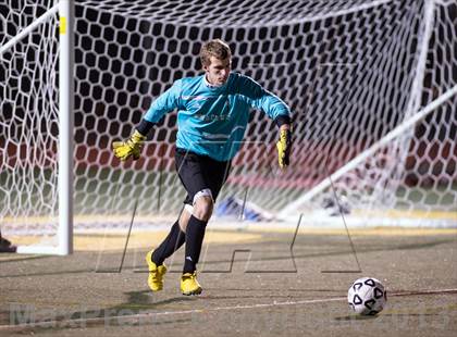 Thumbnail 3 in Hand vs.  Joel Barlow (CIAC Class L Semifinal) photogallery.