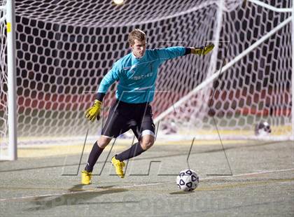 Thumbnail 1 in Hand vs.  Joel Barlow (CIAC Class L Semifinal) photogallery.