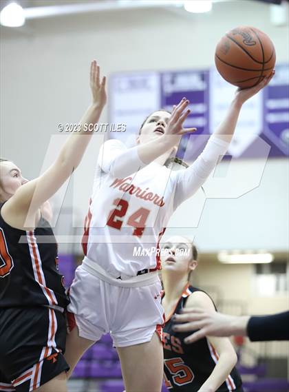 Thumbnail 2 in Amanda-Clearcreek vs Worthington Christian (OHSAA D3 District Semifinal) photogallery.