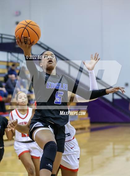 Thumbnail 2 in Woodward Academy vs Mount Paran Christian (J-4 MLK Holiday Classic) photogallery.