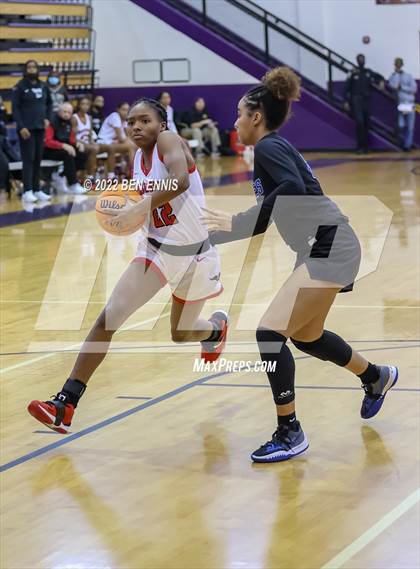 Thumbnail 3 in Woodward Academy vs Mount Paran Christian (J-4 MLK Holiday Classic) photogallery.