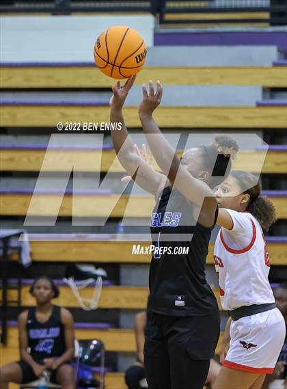 Thumbnail 1 in Woodward Academy vs Mount Paran Christian (J-4 MLK Holiday Classic) photogallery.