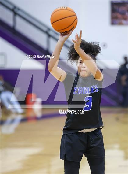 Thumbnail 3 in Woodward Academy vs Mount Paran Christian (J-4 MLK Holiday Classic) photogallery.
