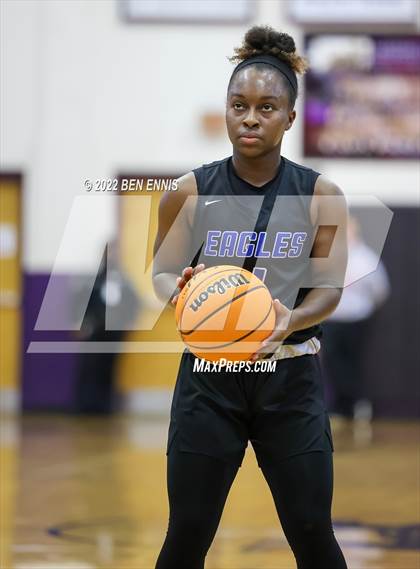 Thumbnail 3 in Woodward Academy vs Mount Paran Christian (J-4 MLK Holiday Classic) photogallery.