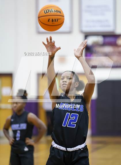Thumbnail 3 in Woodward Academy vs Mount Paran Christian (J-4 MLK Holiday Classic) photogallery.