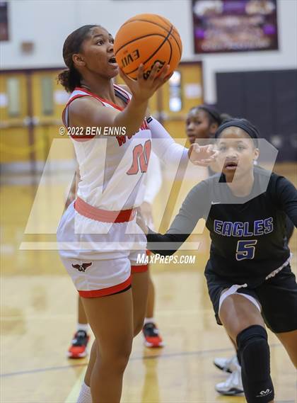 Thumbnail 3 in Woodward Academy vs Mount Paran Christian (J-4 MLK Holiday Classic) photogallery.