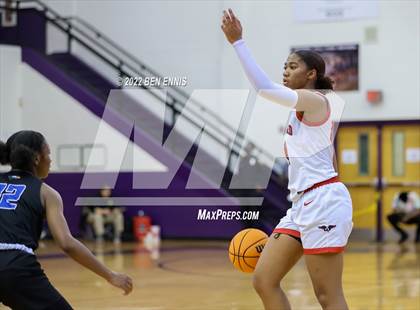 Thumbnail 3 in Woodward Academy vs Mount Paran Christian (J-4 MLK Holiday Classic) photogallery.