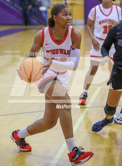 Thumbnail 2 in Woodward Academy vs Mount Paran Christian (J-4 MLK Holiday Classic) photogallery.