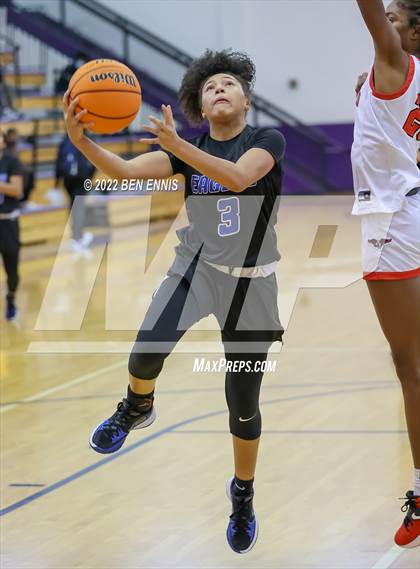 Thumbnail 3 in Woodward Academy vs Mount Paran Christian (J-4 MLK Holiday Classic) photogallery.