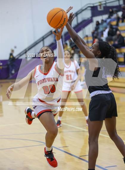 Thumbnail 3 in Woodward Academy vs Mount Paran Christian (J-4 MLK Holiday Classic) photogallery.