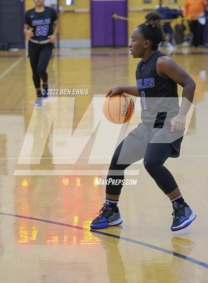 Thumbnail 3 in Woodward Academy vs Mount Paran Christian (J-4 MLK Holiday Classic) photogallery.
