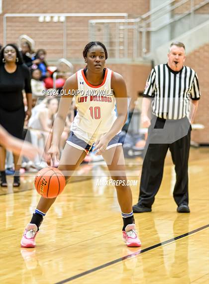 Thumbnail 3 in McKinney North vs. Whitehouse (UIL 5A Region II Area) photogallery.