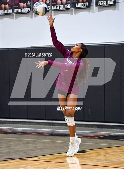 Thumbnail 2 in Bastrop vs Crockett (Austin) photogallery.