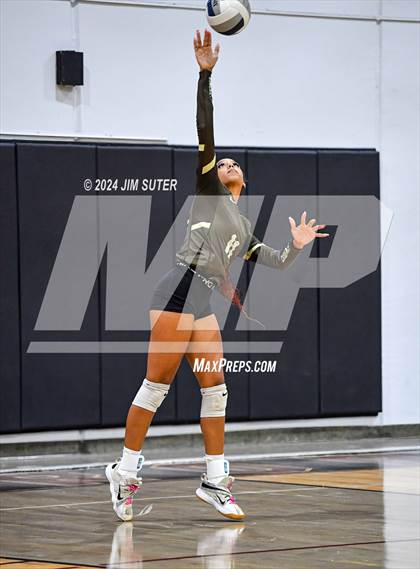 Thumbnail 3 in Bastrop vs Crockett (Austin) photogallery.