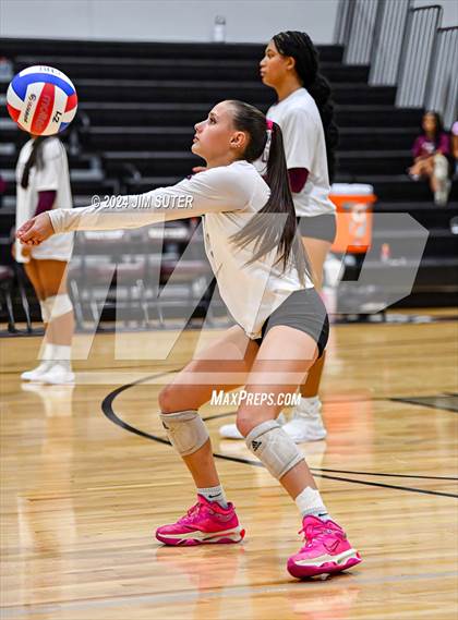 Thumbnail 1 in Bastrop vs Crockett (Austin) photogallery.
