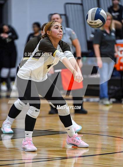Thumbnail 3 in Bastrop vs Crockett (Austin) photogallery.