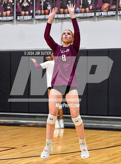 Thumbnail 1 in Bastrop vs Crockett (Austin) photogallery.