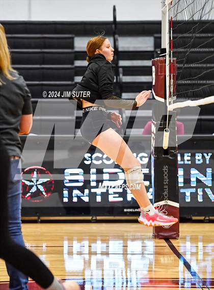 Thumbnail 1 in Bastrop vs Crockett (Austin) photogallery.