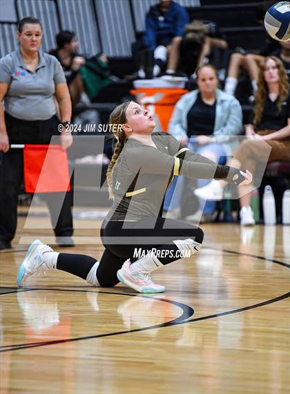 Thumbnail 3 in Bastrop vs Crockett (Austin) photogallery.