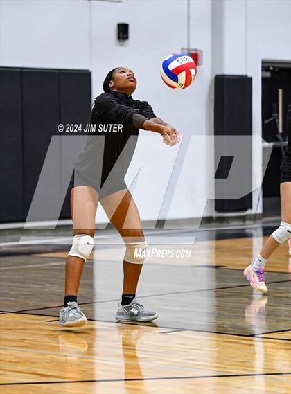 Thumbnail 2 in Bastrop vs Crockett (Austin) photogallery.