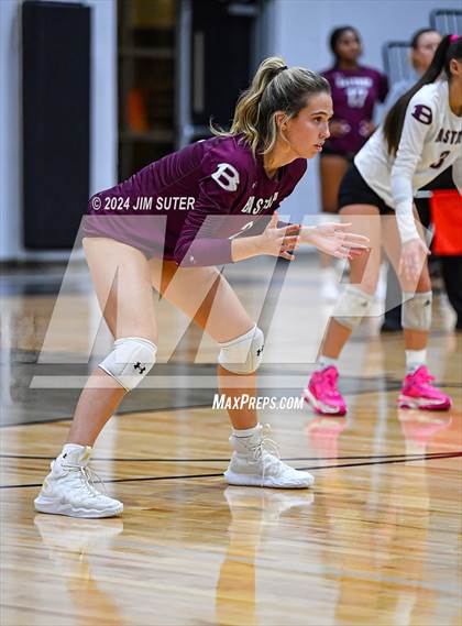 Thumbnail 3 in Bastrop vs Crockett (Austin) photogallery.