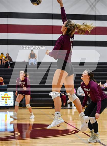 Thumbnail 1 in Bastrop vs Crockett (Austin) photogallery.