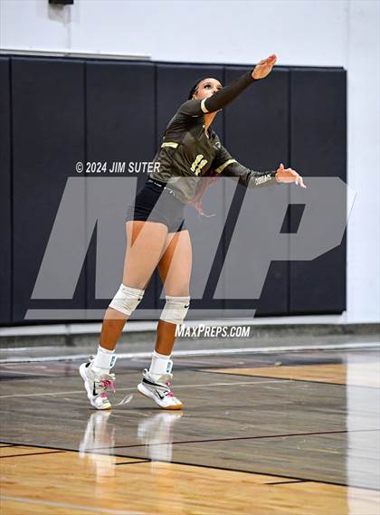 Thumbnail 1 in Bastrop vs Crockett (Austin) photogallery.