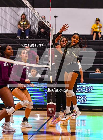 Thumbnail 1 in Bastrop vs Crockett (Austin) photogallery.