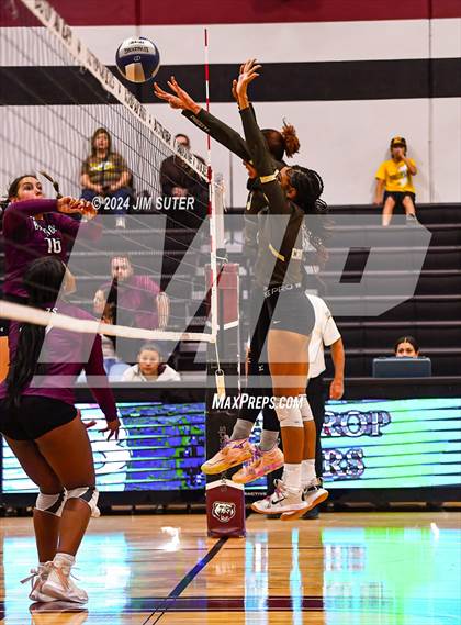 Thumbnail 2 in Bastrop vs Crockett (Austin) photogallery.