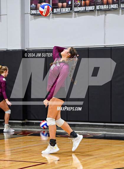 Thumbnail 1 in Bastrop vs Crockett (Austin) photogallery.