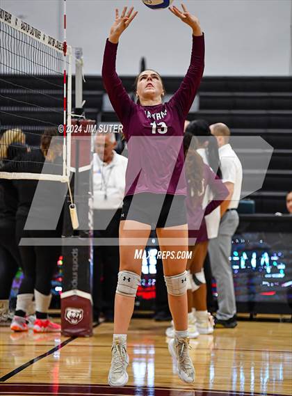 Thumbnail 1 in Bastrop vs Crockett (Austin) photogallery.