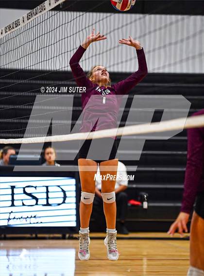 Thumbnail 3 in Bastrop vs Crockett (Austin) photogallery.