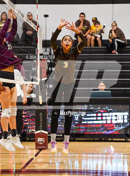 Thumbnail 1 in Bastrop vs Crockett (Austin) photogallery.